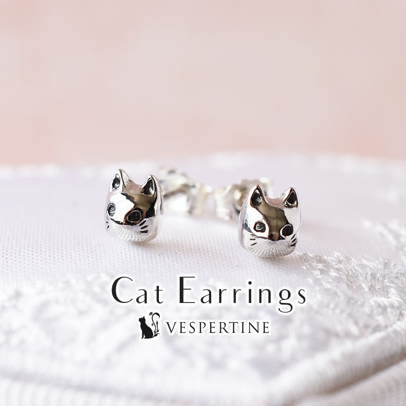 猫のピアス：かわいいシルバーアクセサリー：彼女、女性への誕生日プレゼント、猫の日。猫モチーフ