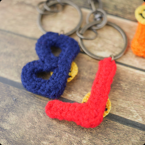 【w-94(3)】キーホルダー キーリング❁ニコちゃん カラフル 個性的 古着 w-94(3)】キーホルダー キーリング❁ニコちゃん カラフル 個性的