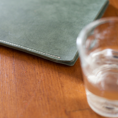 本革レザー iPadminiケース イタリアンレザー グリーン iPad miniケース 本革イタリアレザー 経年変化を楽しめる