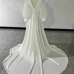 優雅婚紗 V 領白色長袖拖尾婚禮/招待會 第3張的照片