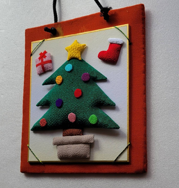 ちりめん細工　シンプルなクリスマスツリー 3枚目の画像