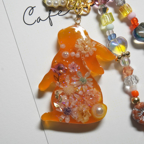 オレンジ色ウサギキャラクターキーホルダー ハロウィンウサギキャラクターキーホルダー - メルカリ