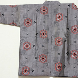 着物生地と綿生地を使ったモダン半纏(HomeJacket)です。表は絹、裏は綿生地です。両方楽しめます。贈り物に! 15枚目の画像