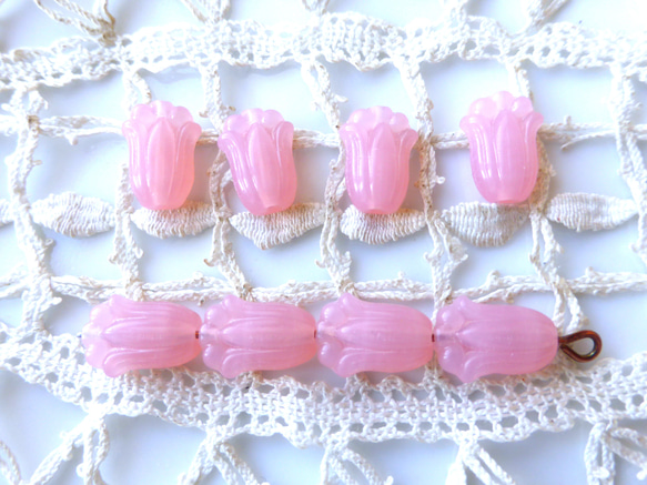 8個　蕾　半透明ピンク　チェコビーズCzech Glass Beads 1枚目の画像