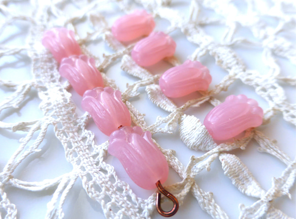 8個　蕾　半透明ピンク　チェコビーズCzech Glass Beads 2枚目の画像