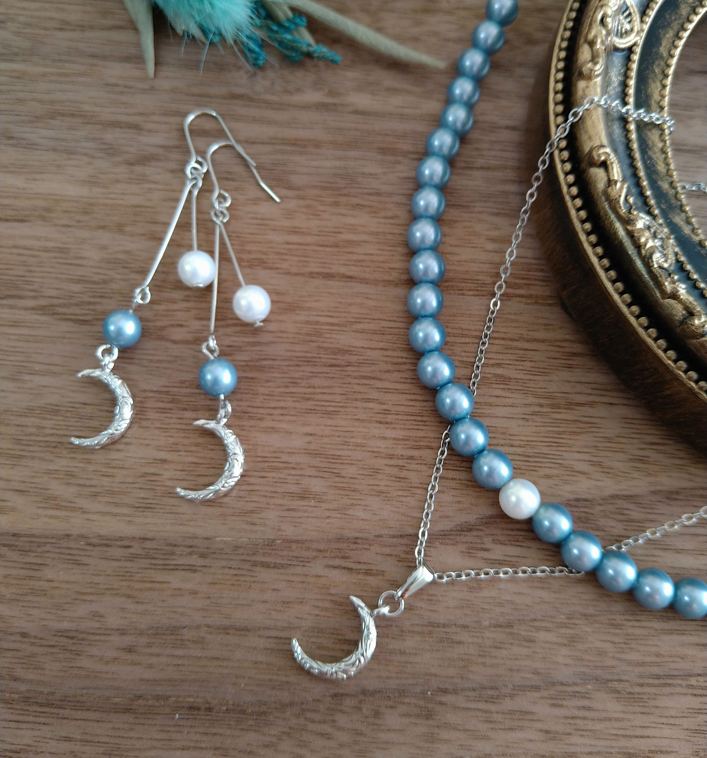 《セット割引》ガラスパールと三日月の２連ネックレス　　ピアス(イヤリング)　セット　グレー　シルバー　ハワイアン