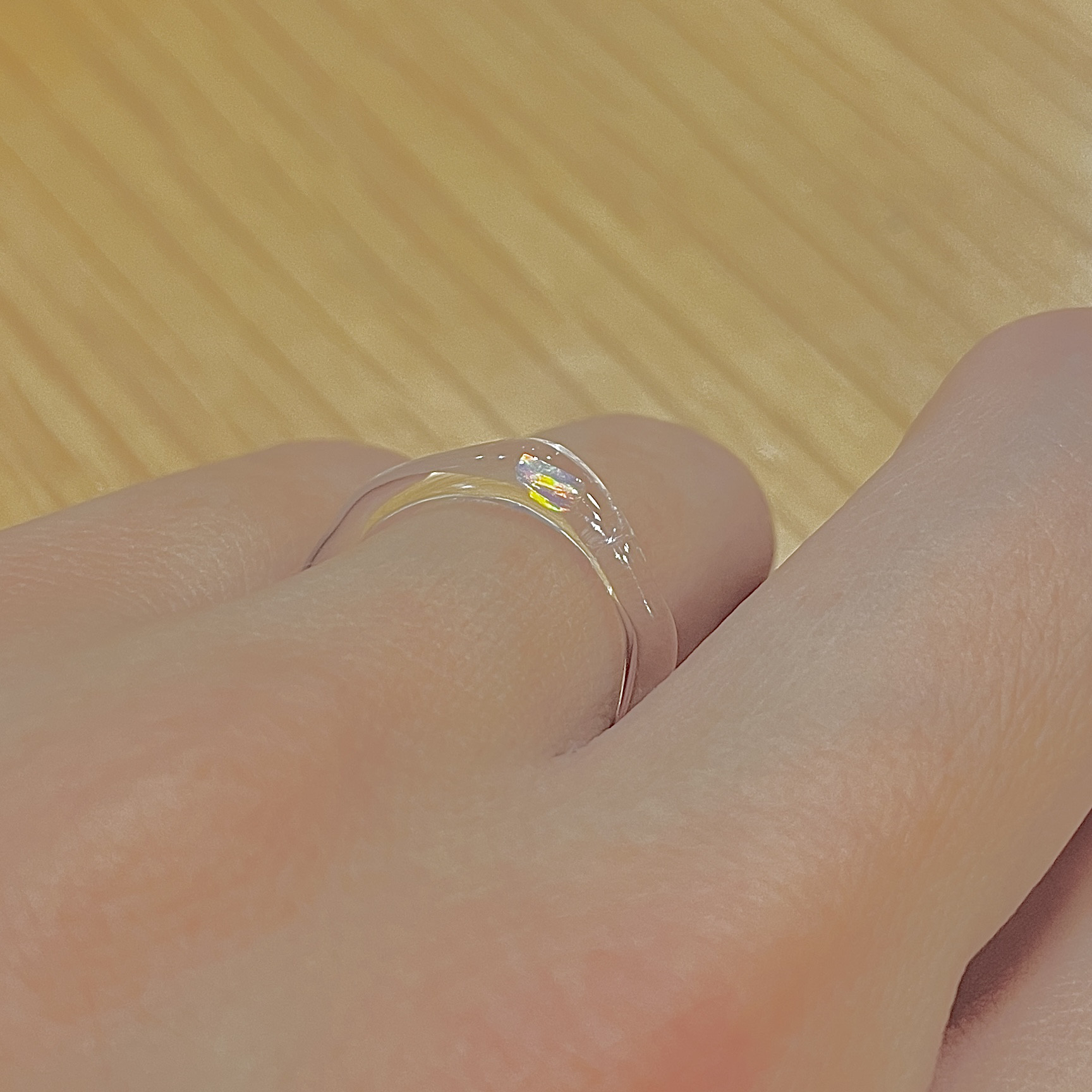 ＊細くてコンパクトなオパールリング＊