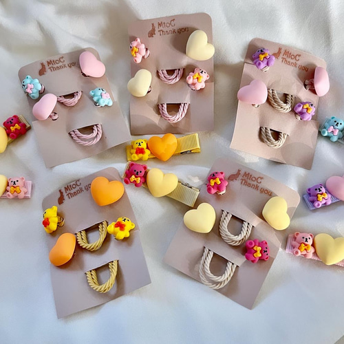 ♡クマ　ベビーキッズヘアクリップ　ヘアゴム　ヘアピン  ハンドメイド ミニくまちゃん&ハート ヘアクリップ】ベビー キッズ ヘアピン ヘア