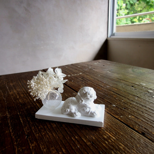 アロマストーンで再現する 犬のいる風景 □ 伏せ 見上げる □ ビーグル  