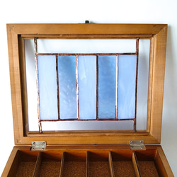ステンドグラス　アンティーク調ガラス窓つき　木製アクセサリーケース　ジュエリーケース　ブルー×スカイブルー 8枚目の画像