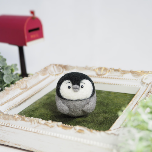 受注製作】まゆペンギンのひな -薄目orぱっちりおめめ- 羊毛