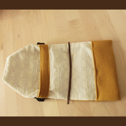 ゴムバンドを縫い込んだ持ち運びに便利なブックカバー（マスタードイエロー・冬） 4枚目の画像