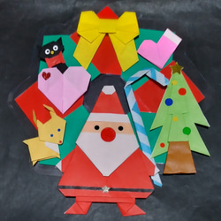 折り紙 クリスマスリース(約19㎝ ラミネート付)サンタクロース（高さ約