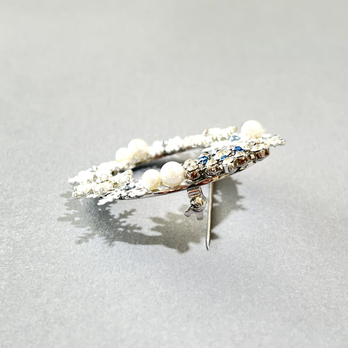 雪の結晶のブローチ ブローチ soeur fleur 通販 16939439｜Creema