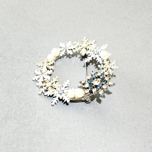 雪の結晶のブローチ ブローチ soeur fleur 通販 16939439｜Creema