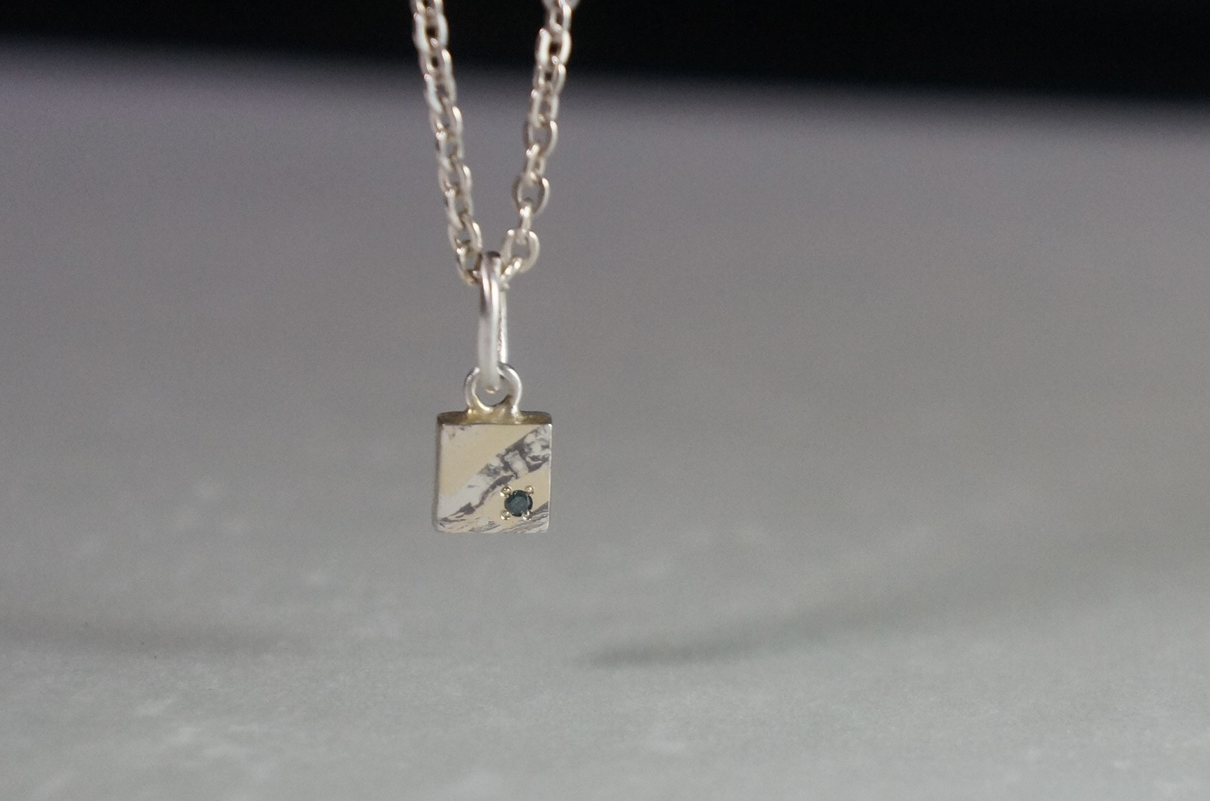 木目金・k16・カラーダイヤのペンダント