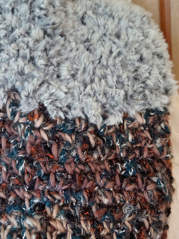 イタリア毛糸　ボリューミー　ブルー　ブラウン　エコファーなスヌード 8枚目の画像