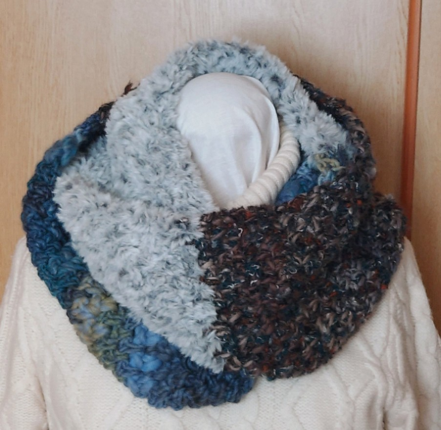 イタリア毛糸 ボリューミー ブルー ブラウン エコファーなスヌード