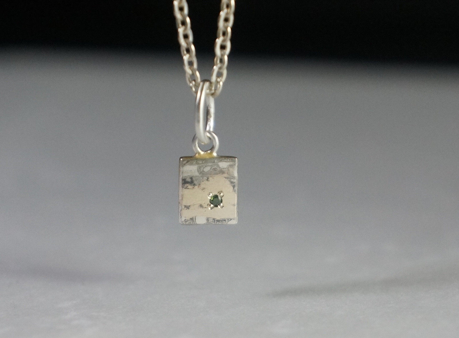 木目金・k16・カラーダイヤのペンダント