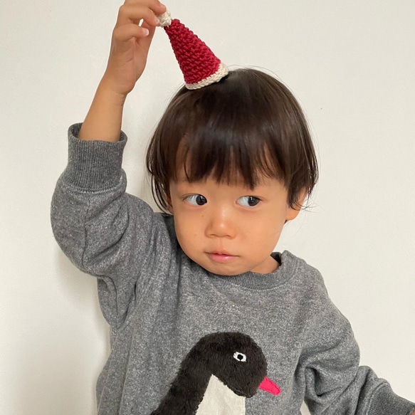 サンタヘアピン2点セット| ベビー 赤ちゃん キッズ | サンタコス | サンタ帽 | クリスマス | かぎ編みヘアピン 3枚目の画像
