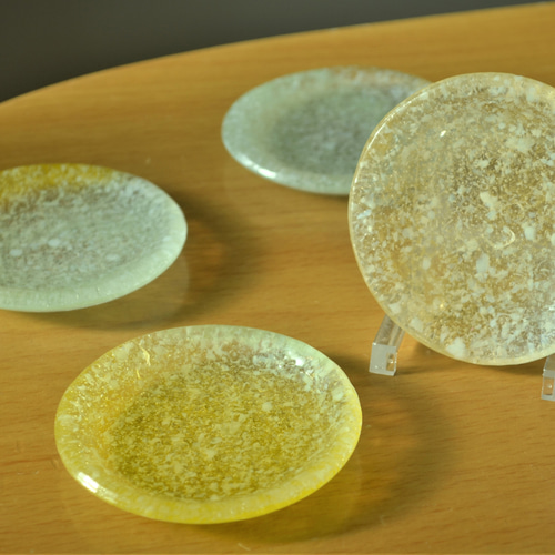 平たいのに立体的！？ パート・ド・ヴェールの技法で作った小皿