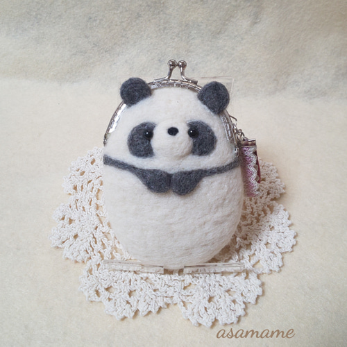 つぶらな瞳のぽっちゃりパンダさん がま口 羊毛フェルト がま口