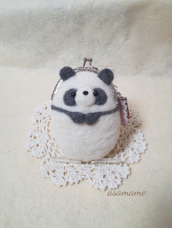 つぶらな瞳のぽっちゃりパンダさん がま口 羊毛フェルト がま口
