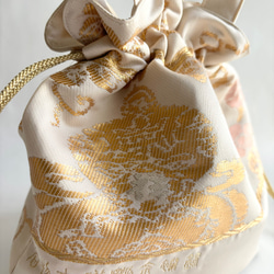 【送料無料】吉祥の文字入り　帯の巾着袋バッグ　上質な絹糸の帯地　なめらかな質感 3枚目の画像