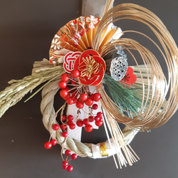 お正月飾り しめ縄リース 赤い梅結びの水引とつやつやの赤い実
