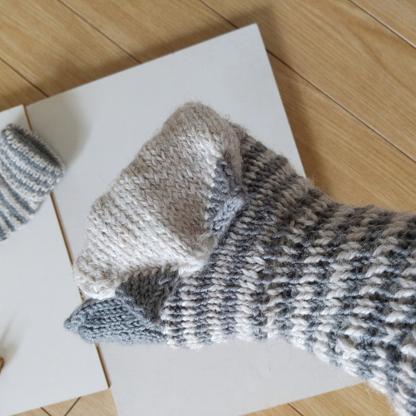 ミトン クリスマス 手袋 手編み  ねこ しましま 4枚目の画像