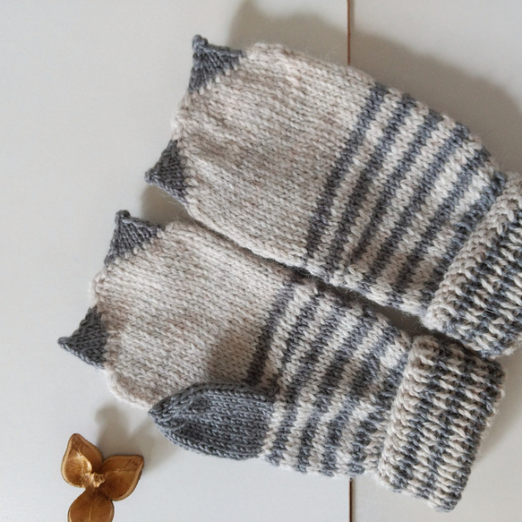 ミトン クリスマス 手袋 手編み  ねこ しましま 2枚目の画像
