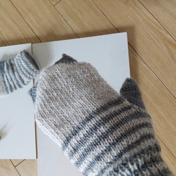 ミトン クリスマス 手袋 手編み  ねこ しましま 3枚目の画像