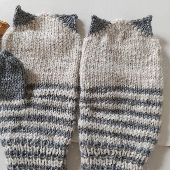 ミトン クリスマス 手袋 手編み  ねこ しましま 7枚目の画像