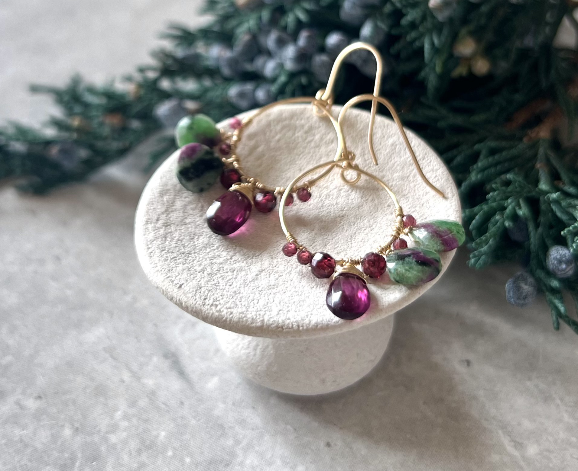 【再販】ミニフープピアス／イヤリング【ガーネット＆ルビーインゾイサイト】14kgf 1月誕生石