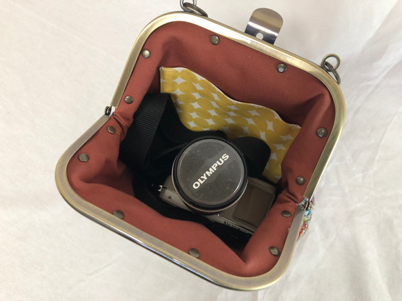 ファンシーツイードのがまぐちバッグ≪ベリーピンク≫ 