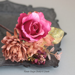 ローズピンクの薔薇とオレンジマムのブーケ風フローレス　フラメンコ　ダンス　髪飾り　発表会　ローズピンク　バラ　ブーケ　花 8枚目の画像