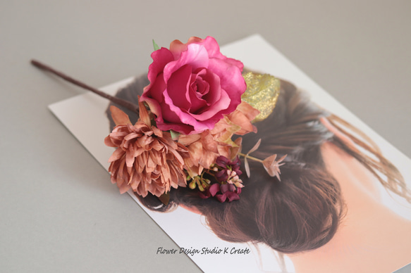 ローズピンクの薔薇とオレンジマムのブーケ風フローレス　フラメンコ　ダンス　髪飾り　発表会　ローズピンク　バラ　ブーケ　花 5枚目の画像