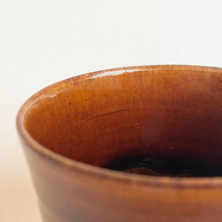 【再販予定】熊と鮭のフリーカップ(ブラウン)　そばちょこ / 陶器 5枚目の画像