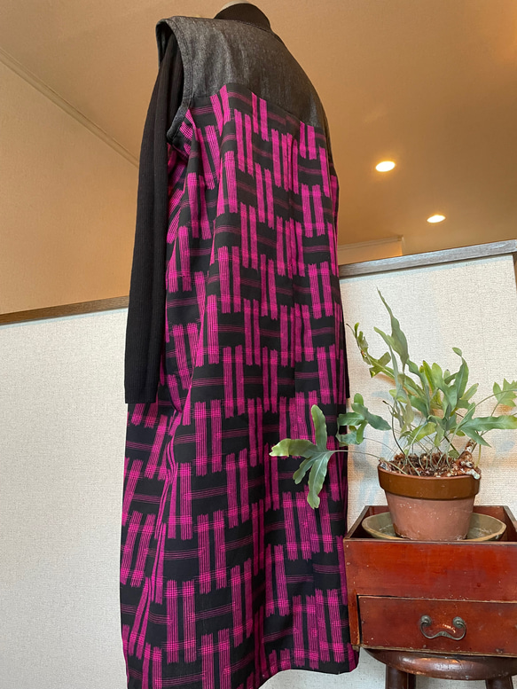 秋冬春　ウール着物リメイクワンピース　ロングシーズン活躍　ジャンパースカート　黒ピンク 4枚目の画像