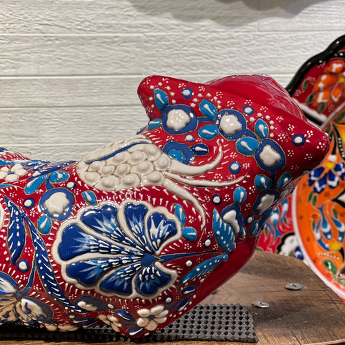 トルコ 華やかな模様のセラミック製 猫 (角掛け)K-3 招き猫 トルコ製