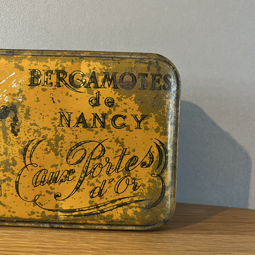 フランスの古いブリキ缶 Bergamotes de Nancy 飴缶 ティン缶 フランスの古いブリキ缶 Bergamotes de Nancy 飴缶 ティン缶