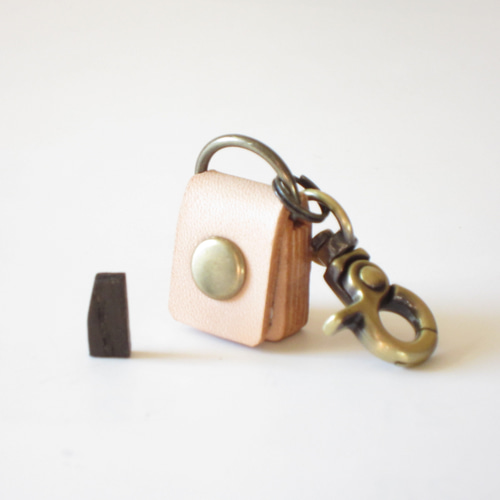 □MiwaノンタッチキーICチップ用ケース ：生成□革部分：約W18