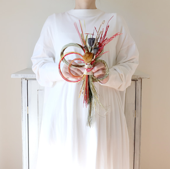 ドライアンドラと蓮の実のお正月飾り #1108 1枚目の画像