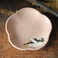 櫻桃釉豆盤巴布亞企鵝 第1張的照片