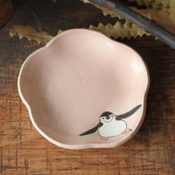 桜釉豆皿 ヒゲペンギン 1枚目の画像