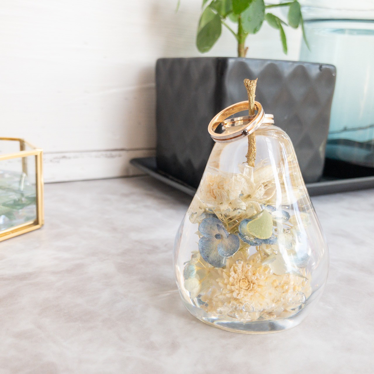 洋梨のレジンリングピロー