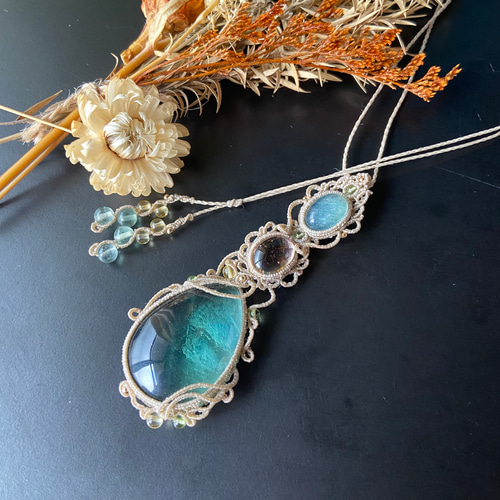 特大39mm)2種類のグリーンフローライト×アメトリンのマクラメ