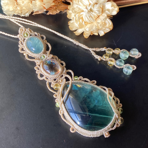 特大39mm)2種類のグリーンフローライト×アメトリンのマクラメ