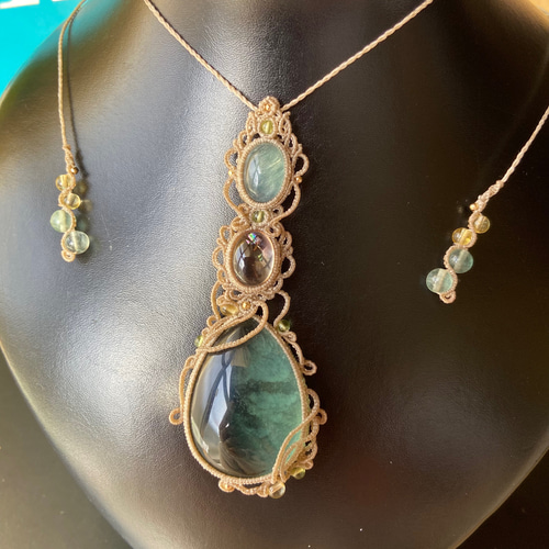 特大39mm)2種類のグリーンフローライト×アメトリンのマクラメ