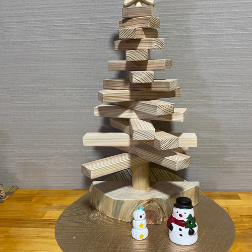 クリスマスツリー 〜杉とヒノキのクリスマスツリー 積み木のよう
